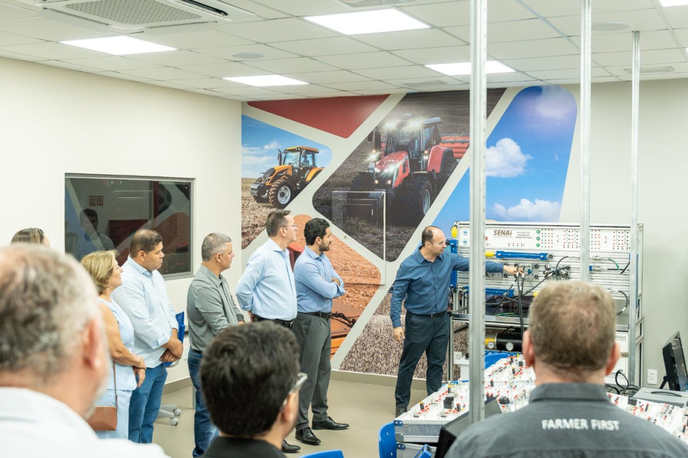 inaugura centro 