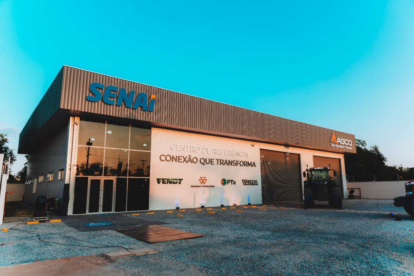 inaugura centro 