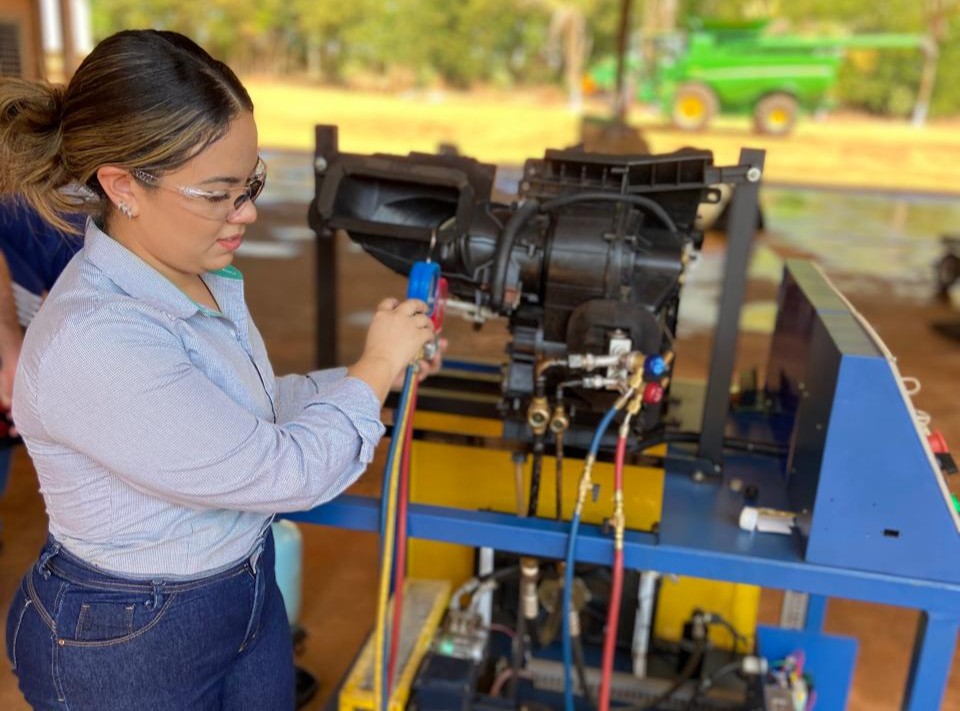 jovens no mercado de trabalho